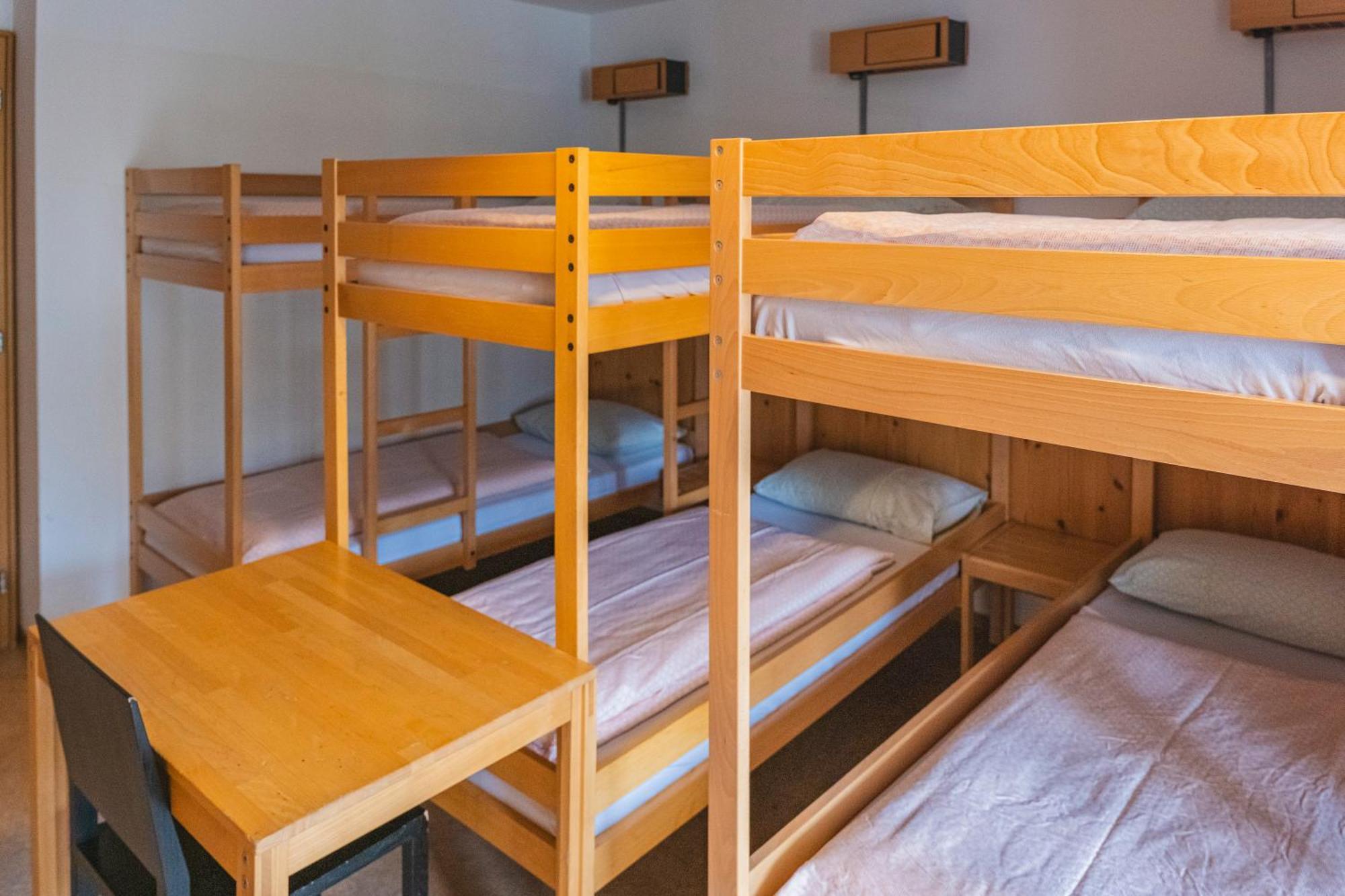 Bed 6-Bed Dormitory Room